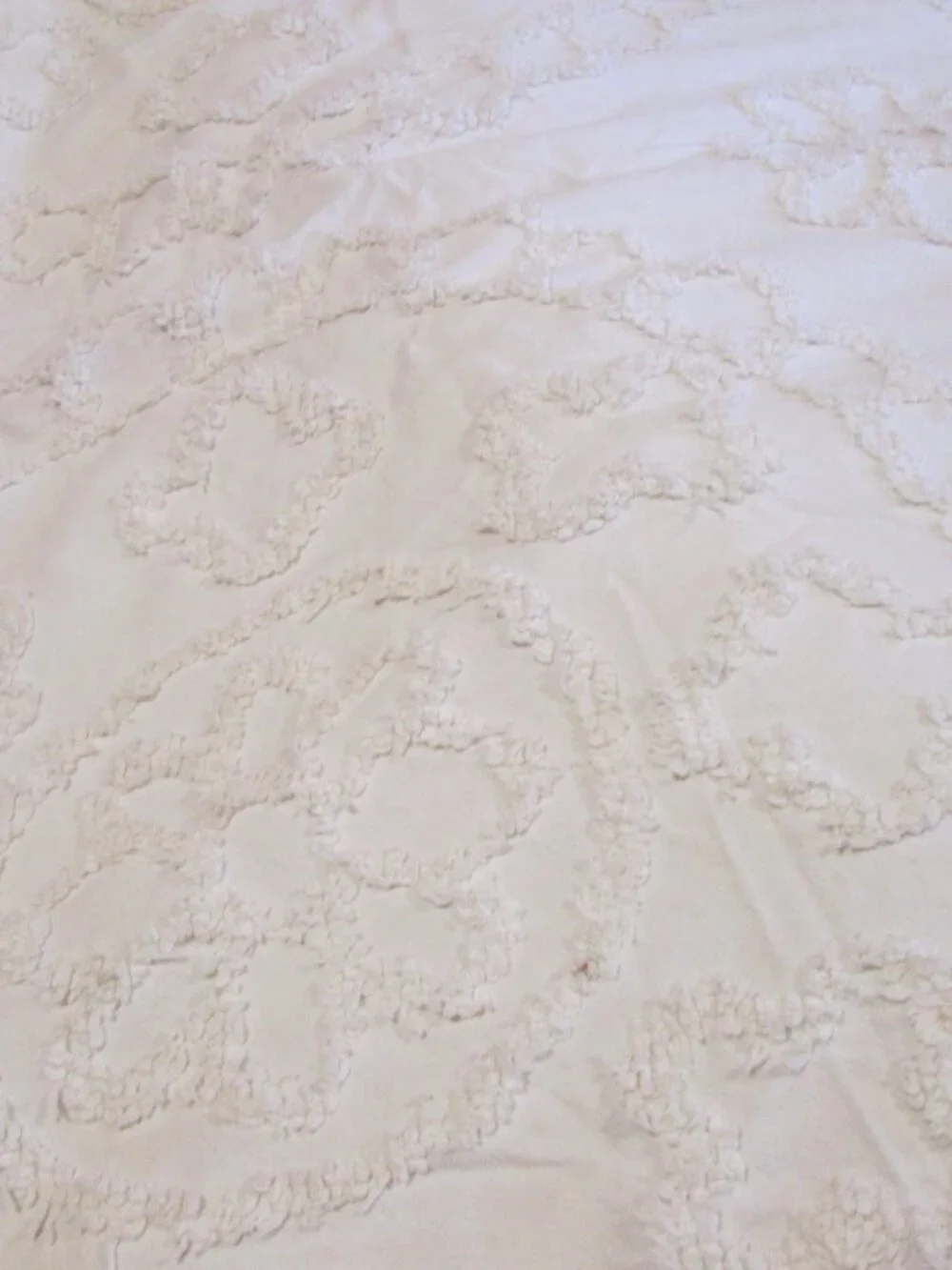 Vtg chenille Tuft King size ivory floral tuft farmhouse bedspead alternate down